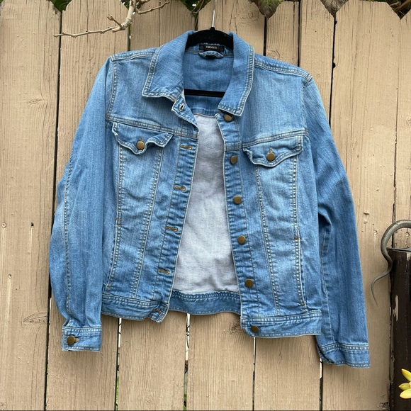 Forever 21 Jackets & Blazers - ⚡️Forever 21 Jean jacket